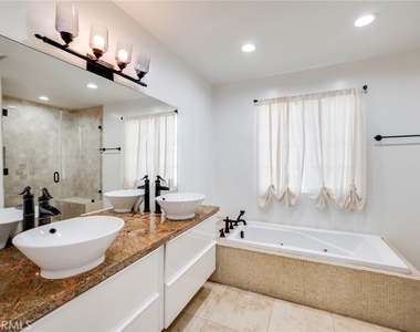 7126 Atheling Way - Photo Thumbnail 14