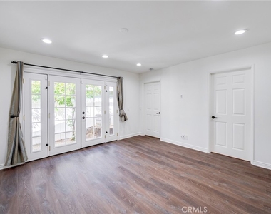 7126 Atheling Way - Photo Thumbnail 11