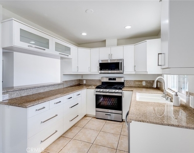 7126 Atheling Way - Photo Thumbnail 5