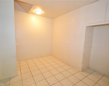 2595 Plaza Del Amo - Photo Thumbnail 16