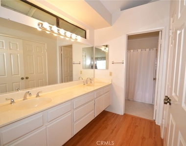 2595 Plaza Del Amo - Photo Thumbnail 12