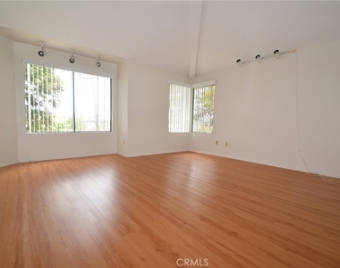 2595 Plaza Del Amo - Photo Thumbnail 9