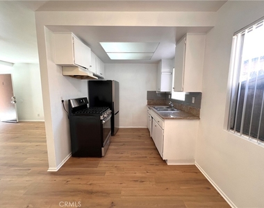 469 W Oliver Street - Photo Thumbnail 4