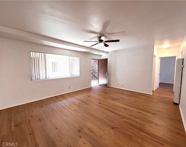469 W Oliver Street - Photo Thumbnail 3