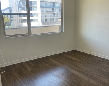 612 E Carson - Photo Thumbnail 5