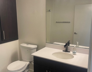 612 E Carson - Photo Thumbnail 8