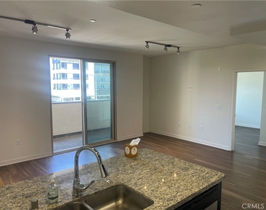 612 E Carson - Photo Thumbnail 4