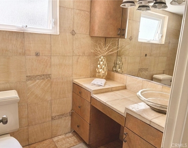 425 S Catalina Avenue - Photo Thumbnail 22
