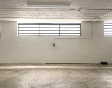 425 S Catalina Avenue - Photo Thumbnail 9
