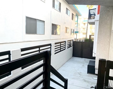 425 S Catalina Avenue - Photo Thumbnail 1