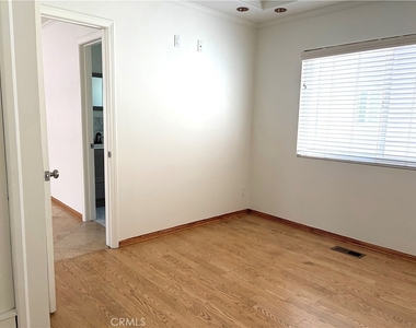 425 S Catalina Avenue - Photo Thumbnail 16