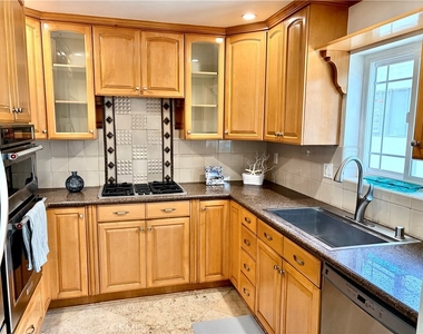 425 S Catalina Avenue - Photo Thumbnail 19