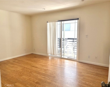 425 S Catalina Avenue - Photo Thumbnail 13