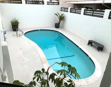425 S Catalina Avenue - Photo Thumbnail 8
