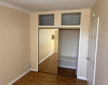 14823 Longworth Avenue - Photo Thumbnail 4
