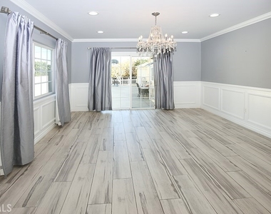 7400 Blewett - Photo Thumbnail 8