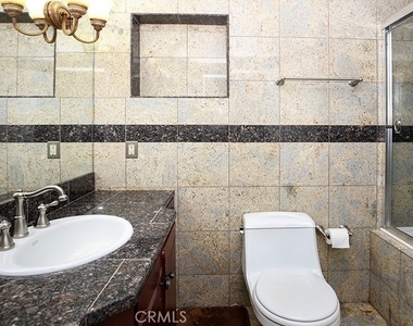 7400 Blewett - Photo Thumbnail 14