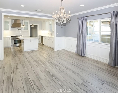 7400 Blewett - Photo Thumbnail 7