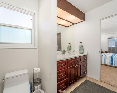 805 N Bay Front - Photo Thumbnail 36