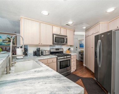 805 N Bay Front - Photo Thumbnail 6
