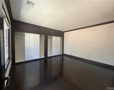 5726 Newlin - Photo Thumbnail 9