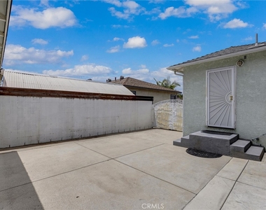 4350 Carfax - Photo Thumbnail 4