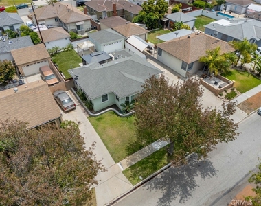 4350 Carfax - Photo Thumbnail 27