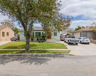 4350 Carfax - Photo Thumbnail 3