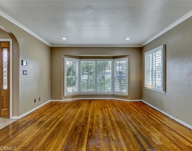 4350 Carfax - Photo Thumbnail 11