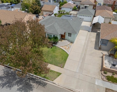 4350 Carfax - Photo Thumbnail 26