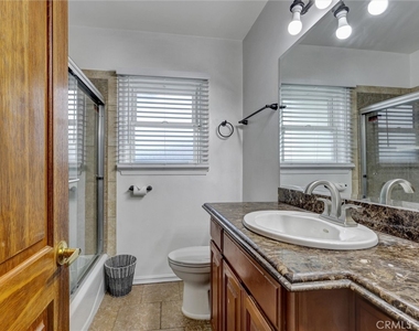 4350 Carfax - Photo Thumbnail 21