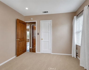 4350 Carfax - Photo Thumbnail 31