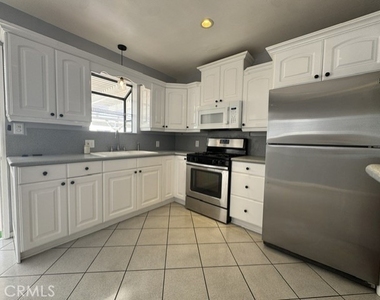 3759 Ocana Avenue - Photo Thumbnail 5