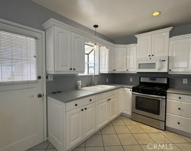 3759 Ocana Avenue - Photo Thumbnail 6
