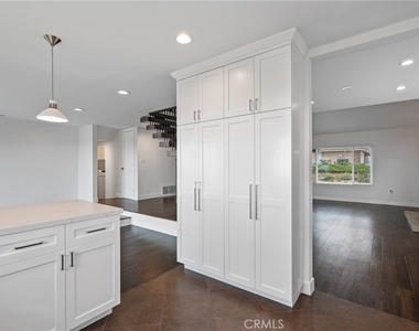 3404 Hightide Drive - Photo Thumbnail 13