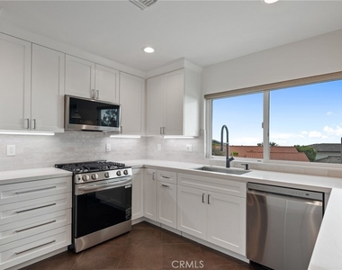 3404 Hightide Drive - Photo Thumbnail 11