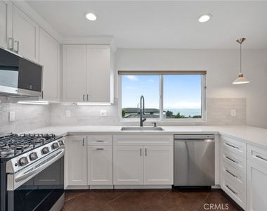 3404 Hightide Drive - Photo Thumbnail 14