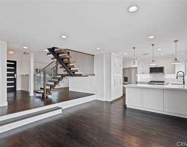 3404 Hightide Drive - Photo Thumbnail 10