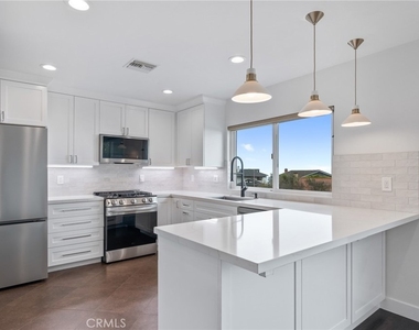 3404 Hightide Drive - Photo Thumbnail 9