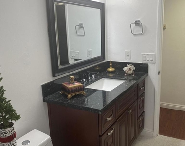 841 40th St. - Photo Thumbnail 6