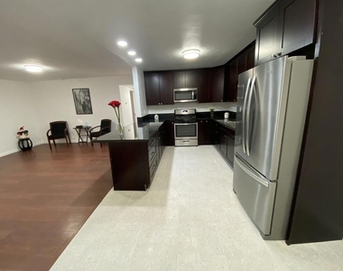 841 40th St. - Photo Thumbnail 3