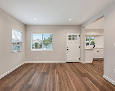 4419 Corliss Street - Photo Thumbnail 2