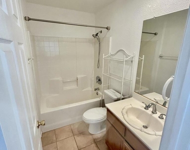 1066 Sheffield Place - Photo Thumbnail 18