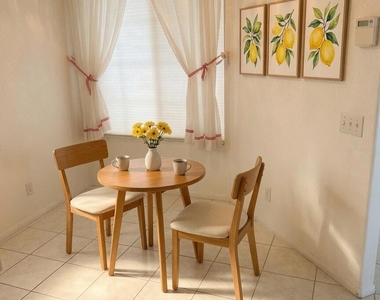 1066 Sheffield Place - Photo Thumbnail 9