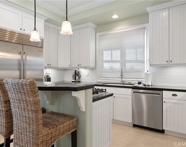 705 Goldenrod Avenue - Photo Thumbnail 10