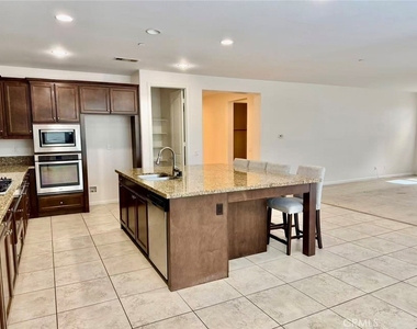 2746 E Wickford Street - Photo Thumbnail 7