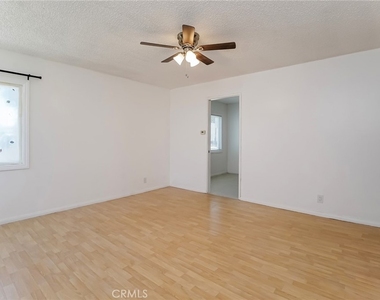 2513 E Tyler Street - Photo Thumbnail 4