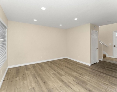 7314 Greenhaven - Photo Thumbnail 5