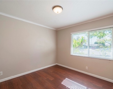 5125 W Crystal - Photo Thumbnail 21