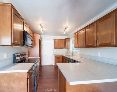 5125 W Crystal - Photo Thumbnail 4